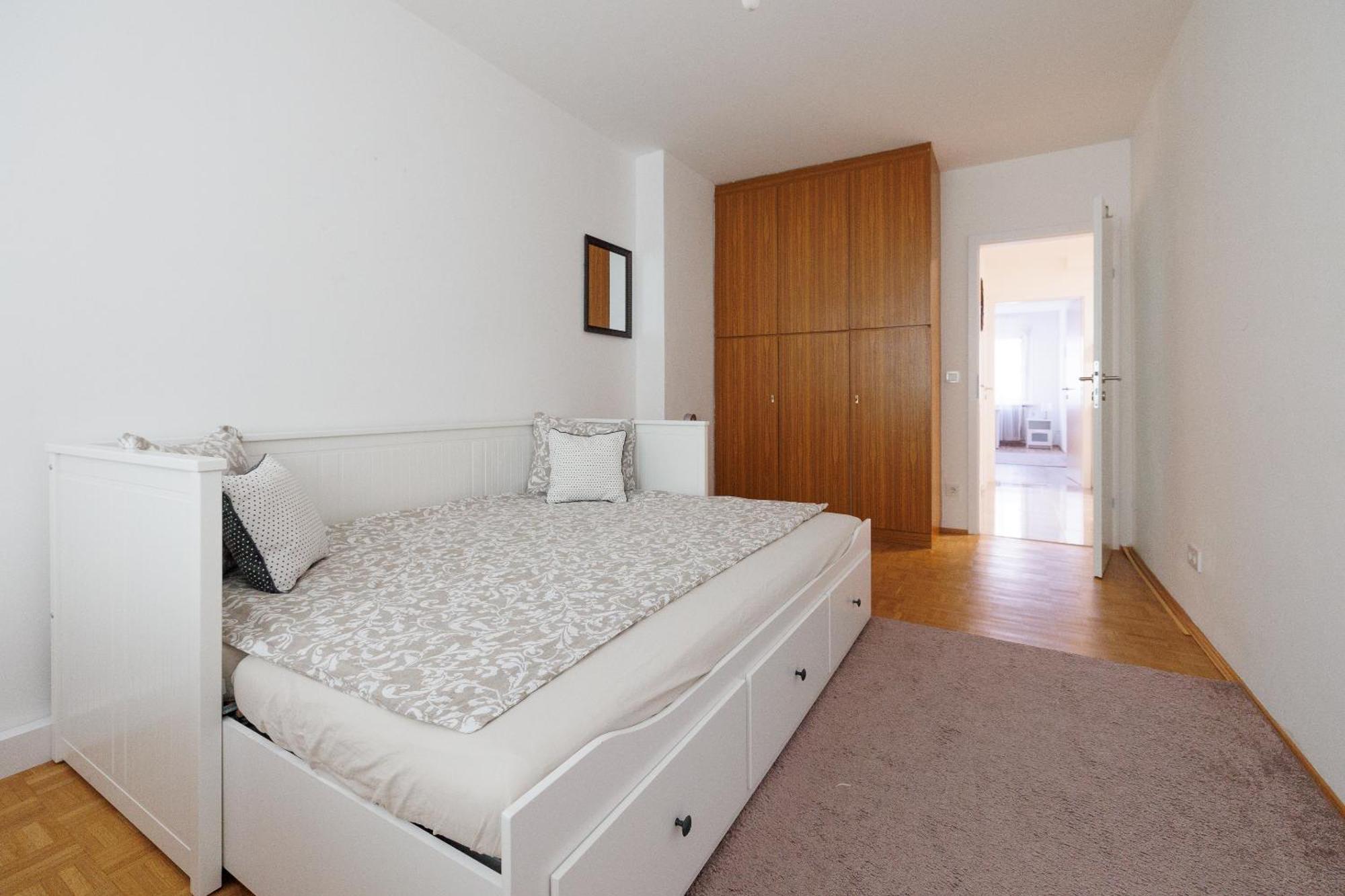 Cozy, Spacious And Charming 4 Bedrooms Apartament Vienna Luaran gambar