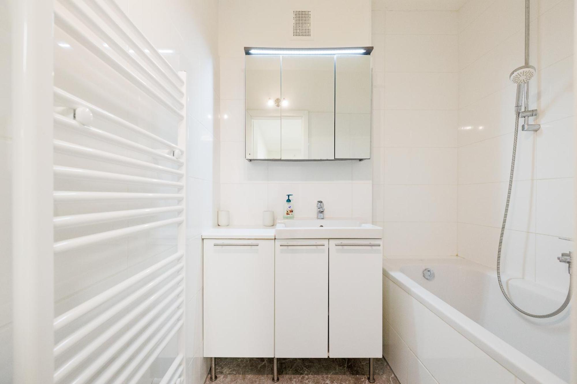 Cozy, Spacious And Charming 4 Bedrooms Apartament Vienna Luaran gambar